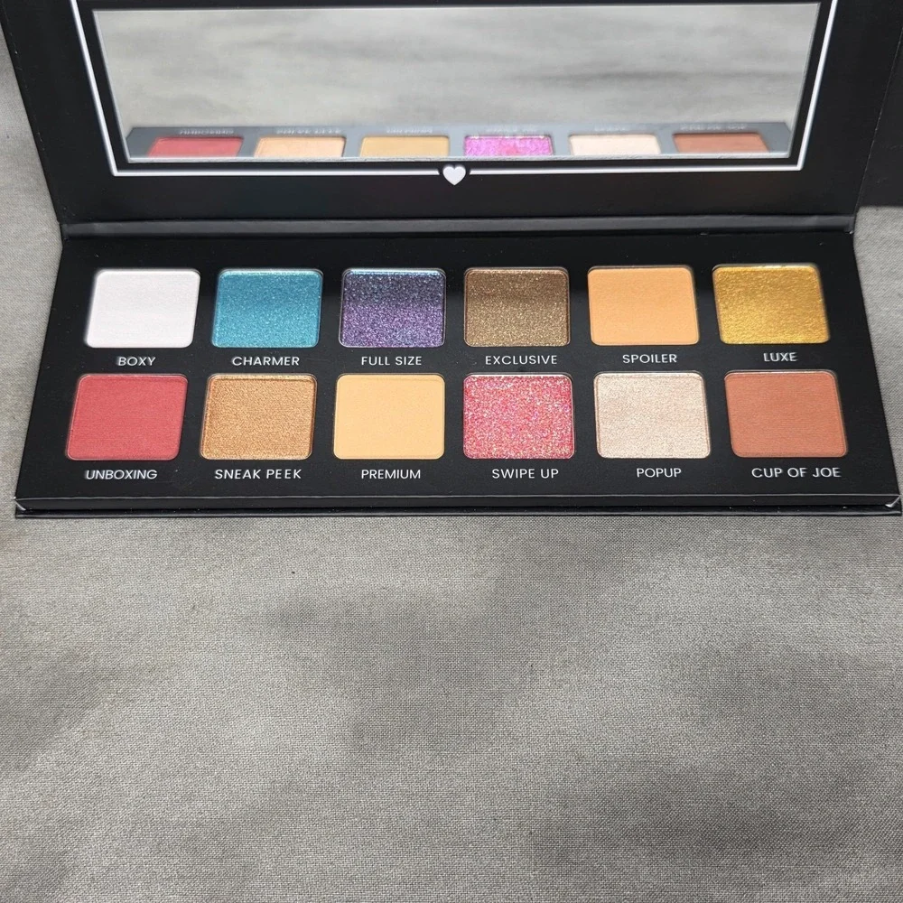 Boxycharm Hello Charmer Pressed Powder Eyeshadow Palette 8.4g NEW